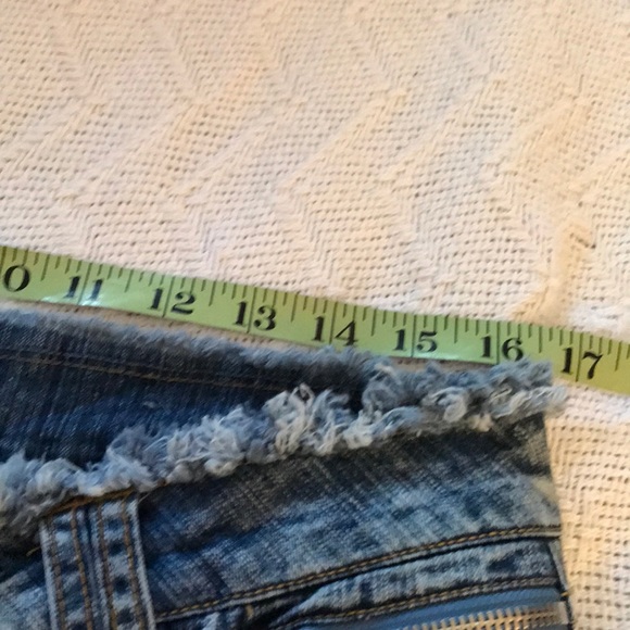 CJ Jeans Capris - Picture 6 of 8